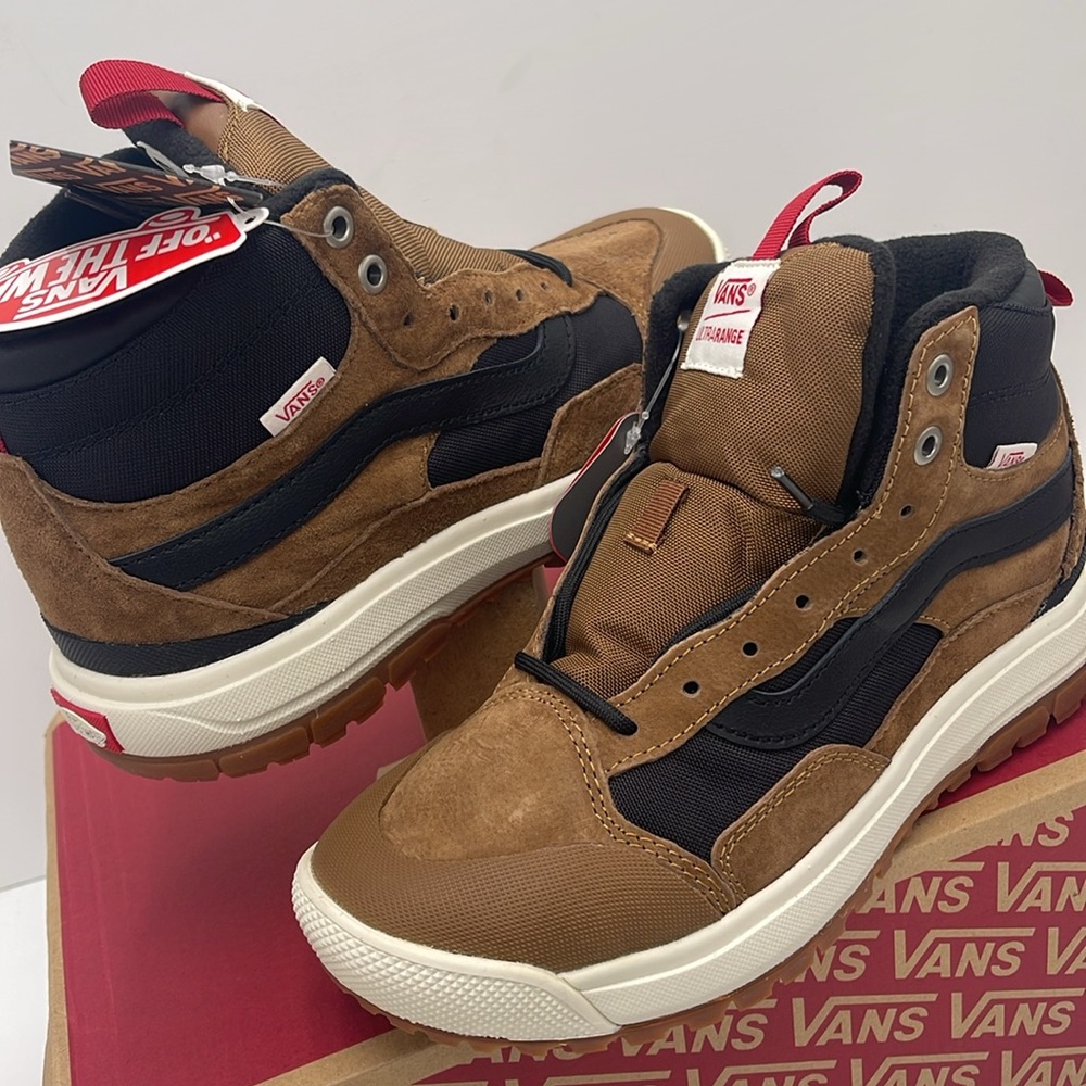 Vans WMNS Brown and Black High-Top Sneakers Boots Ultrarange Exo Hi
Dachshund - Picture 10 of 16